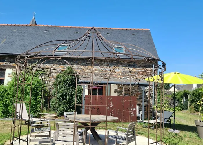 Les Du Meunier Hostel *