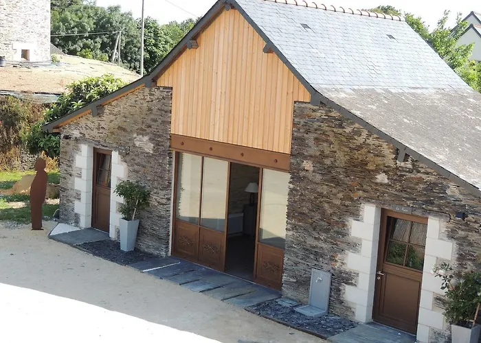 Les Du Meunier Hostel